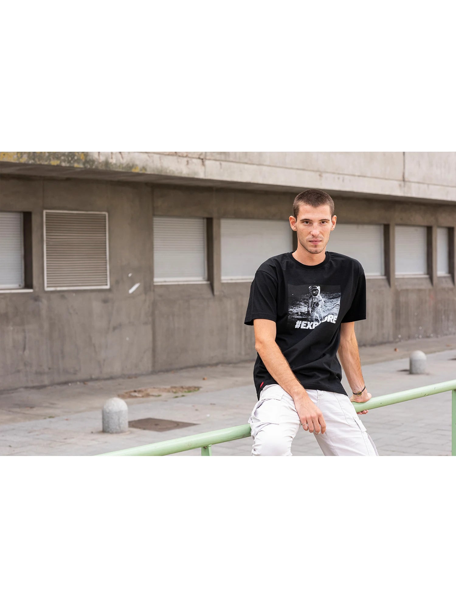 T-shirt Explore - Noir -h