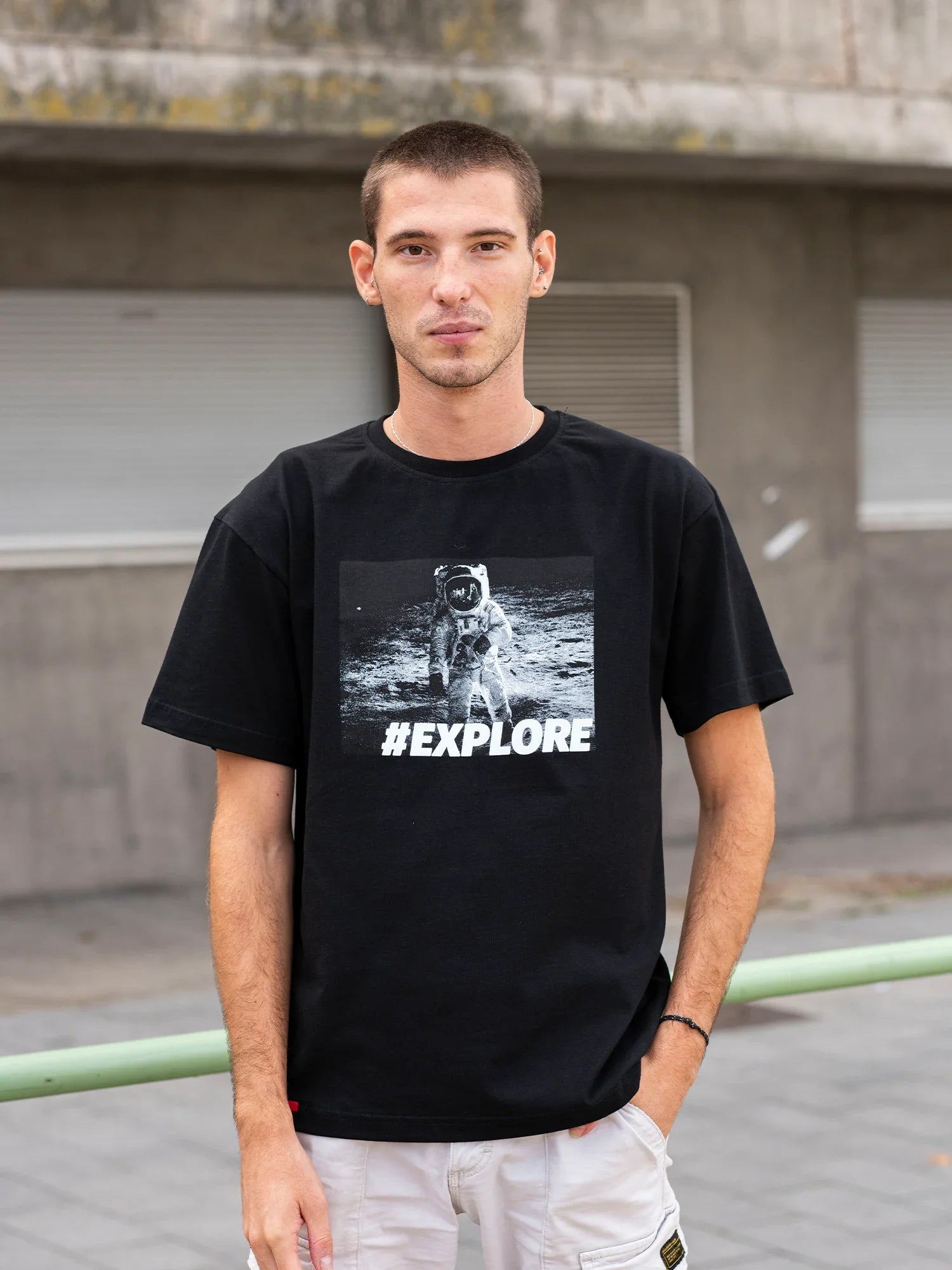 T-shirt Explore - Noir -h